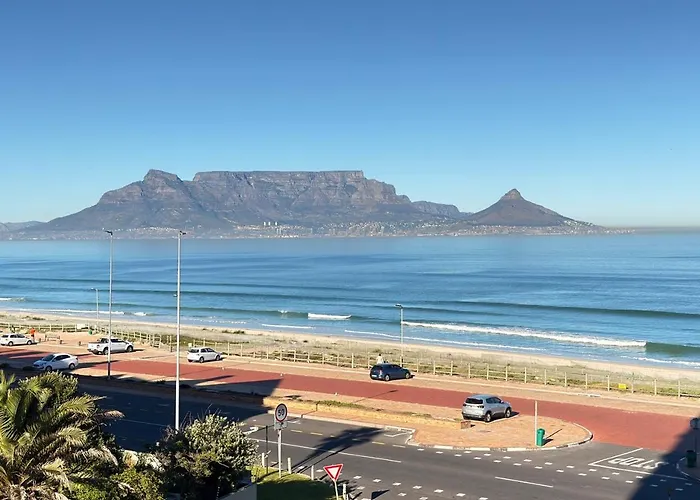 Beautiful 2 Bedroom Apartment With Ocean Views, Bloubergstrand