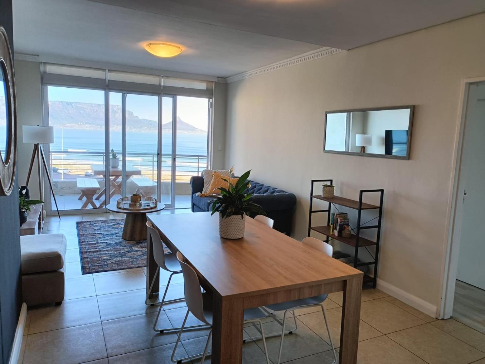 Beautiful 2 Bedroom With Ocean Views, Bloubergstrand * Kaapstad