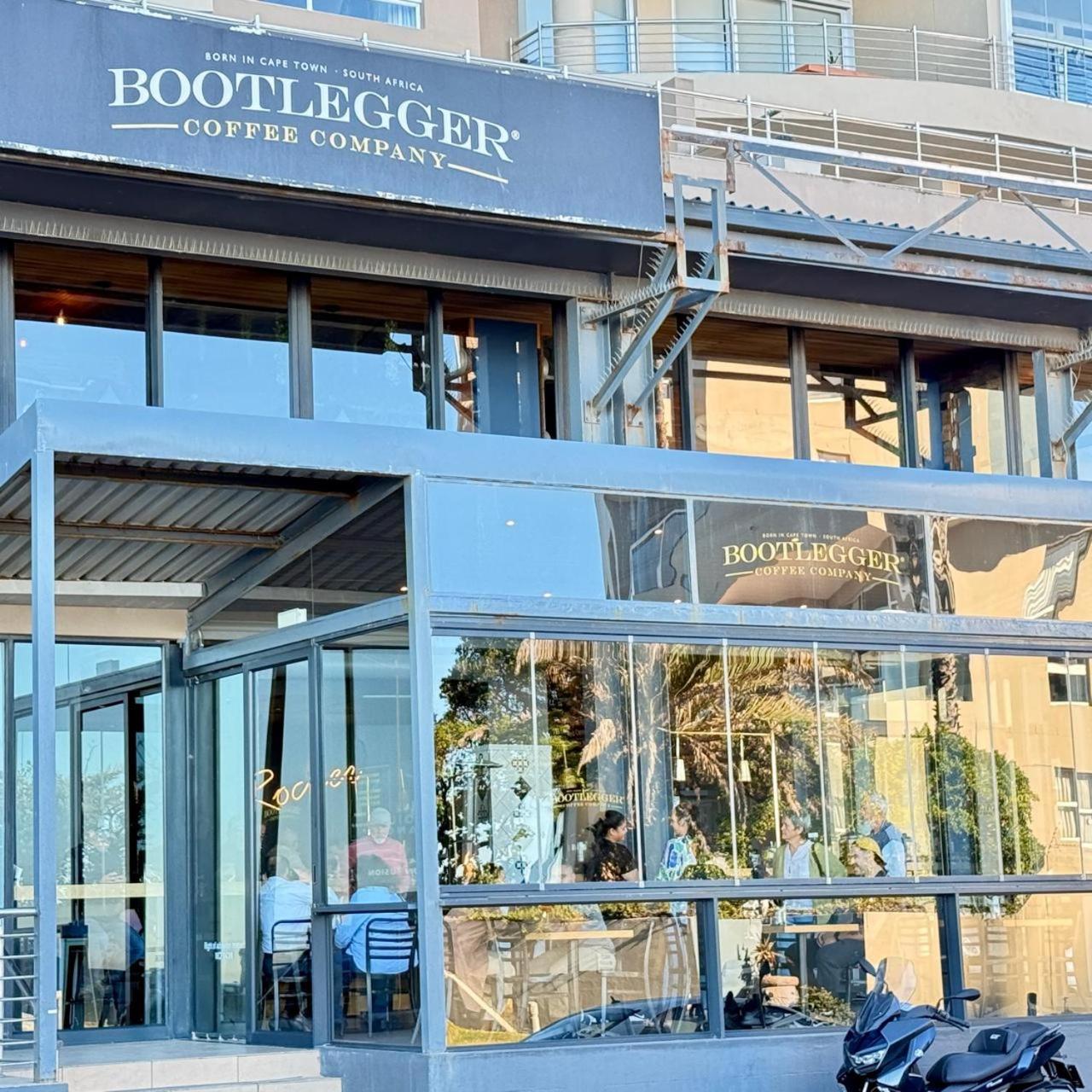Appartement Beautiful 2 Bedroom With Ocean Views, Bloubergstrand Kaapstad