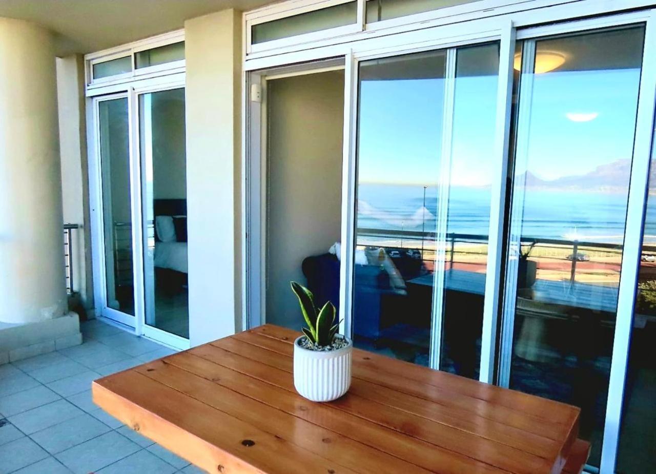 Beautiful 2 Bedroom With Ocean Views, Bloubergstrand Apartamento