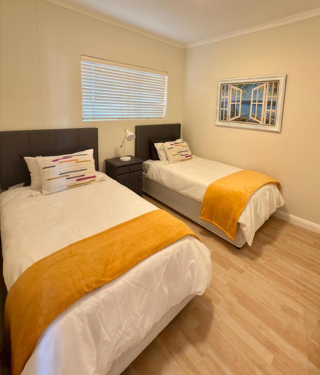Beautiful 2 Bedroom With Ocean Views, Bloubergstrand Apartamento Cidade Do Cabo
